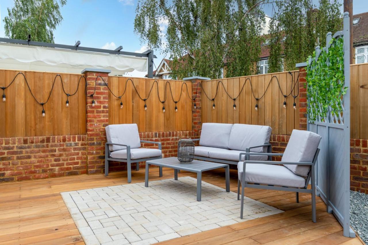 Guestready - Unique Home Near Wimbledon With Gorgeous Deck And Parking Лондон Экстерьер фото