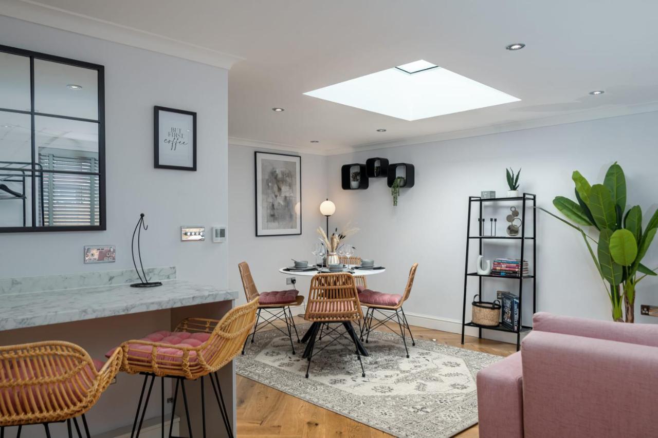 Guestready - Unique Home Near Wimbledon With Gorgeous Deck And Parking Лондон Экстерьер фото