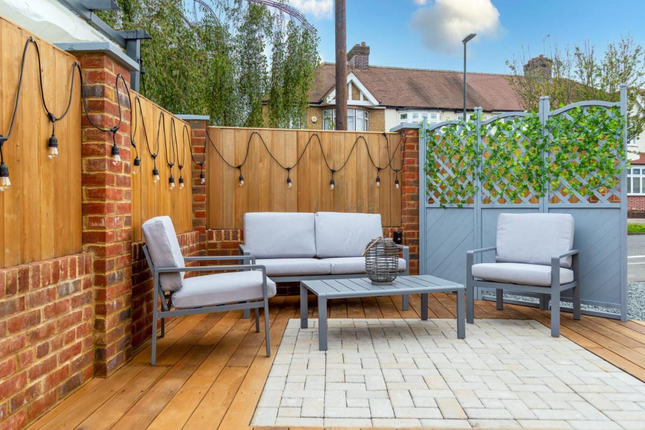 Guestready - Unique Home Near Wimbledon With Gorgeous Deck And Parking Лондон Экстерьер фото